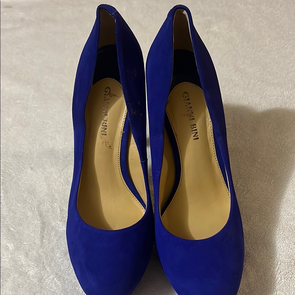 Gianni Bini Blue Heels Elegant Design